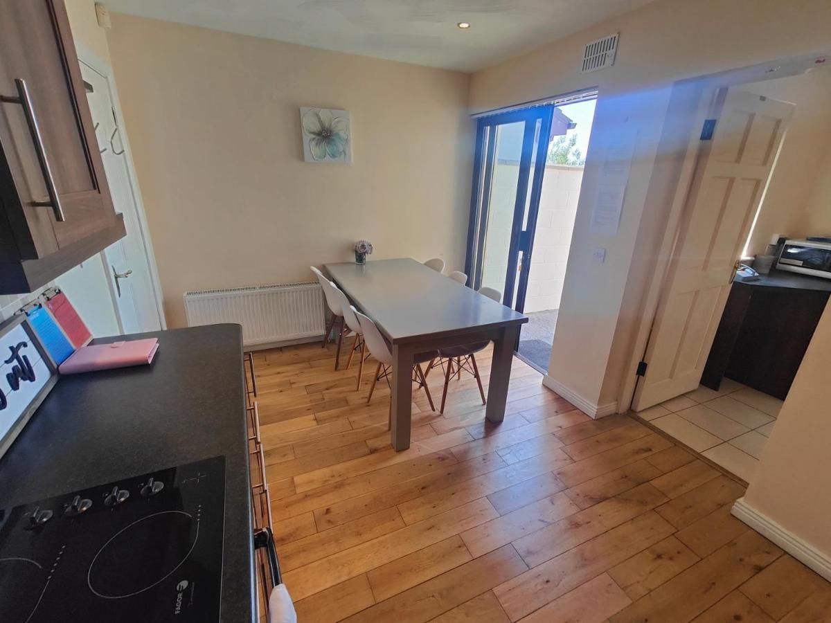 Modern City Centre House In Heart Of Galway City Extérieur photo