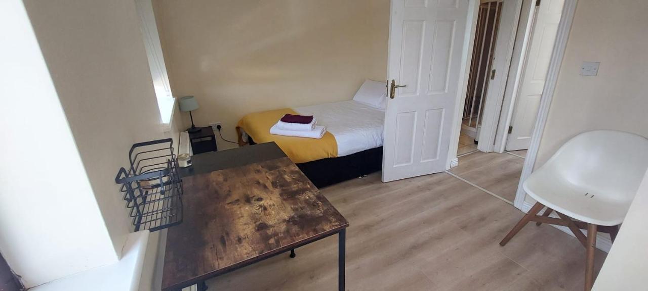 Modern City Centre House In Heart Of Galway City Extérieur photo